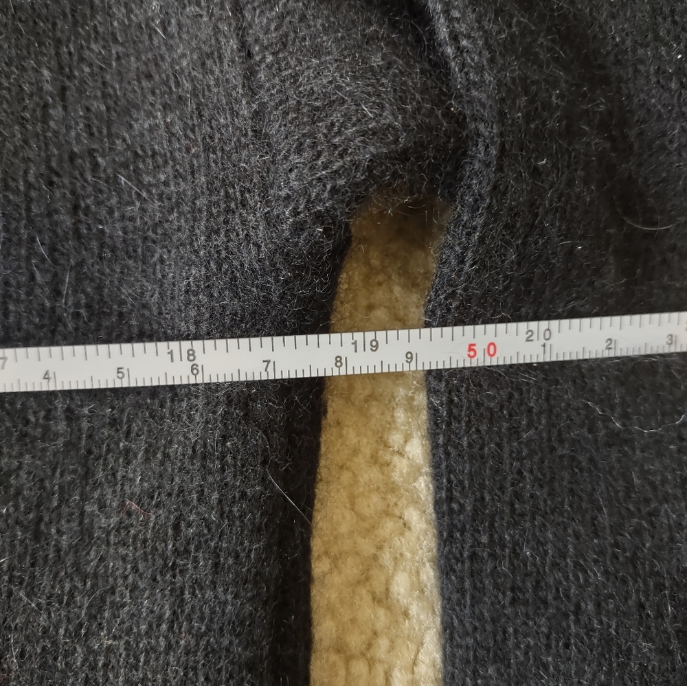 Camden Classics Vintage Black Sweater - Picture 4 of 6